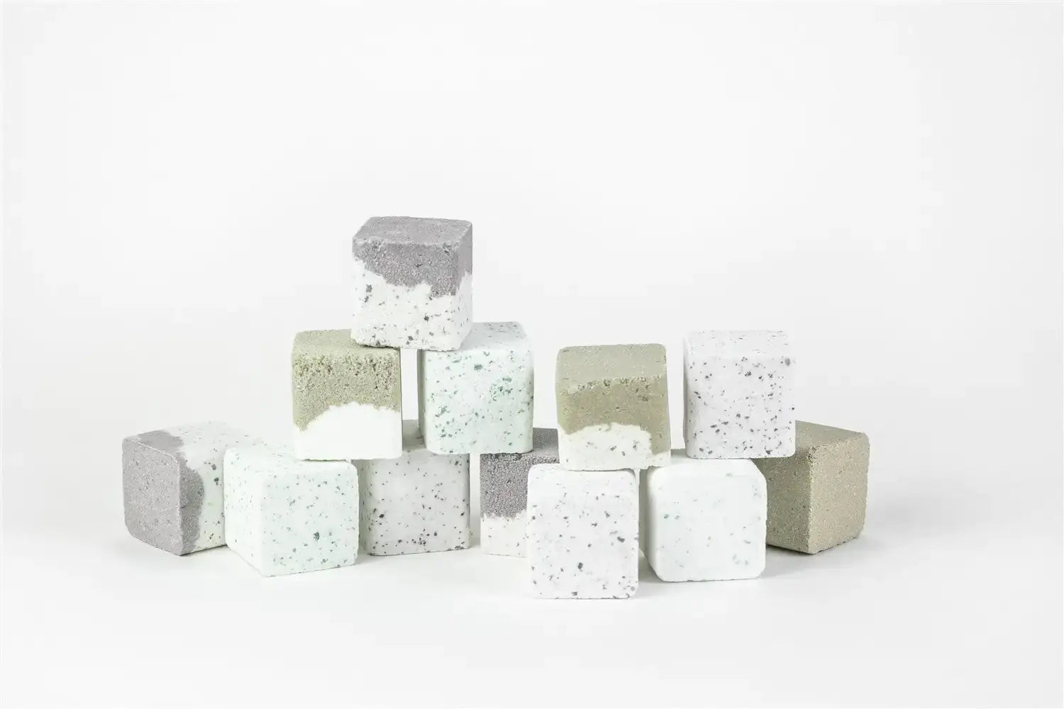 Earthy Shower Steamer, Refreshing Gift Box for Men and Women, Set of 5 Shower Steamers - TrueForm Goods 